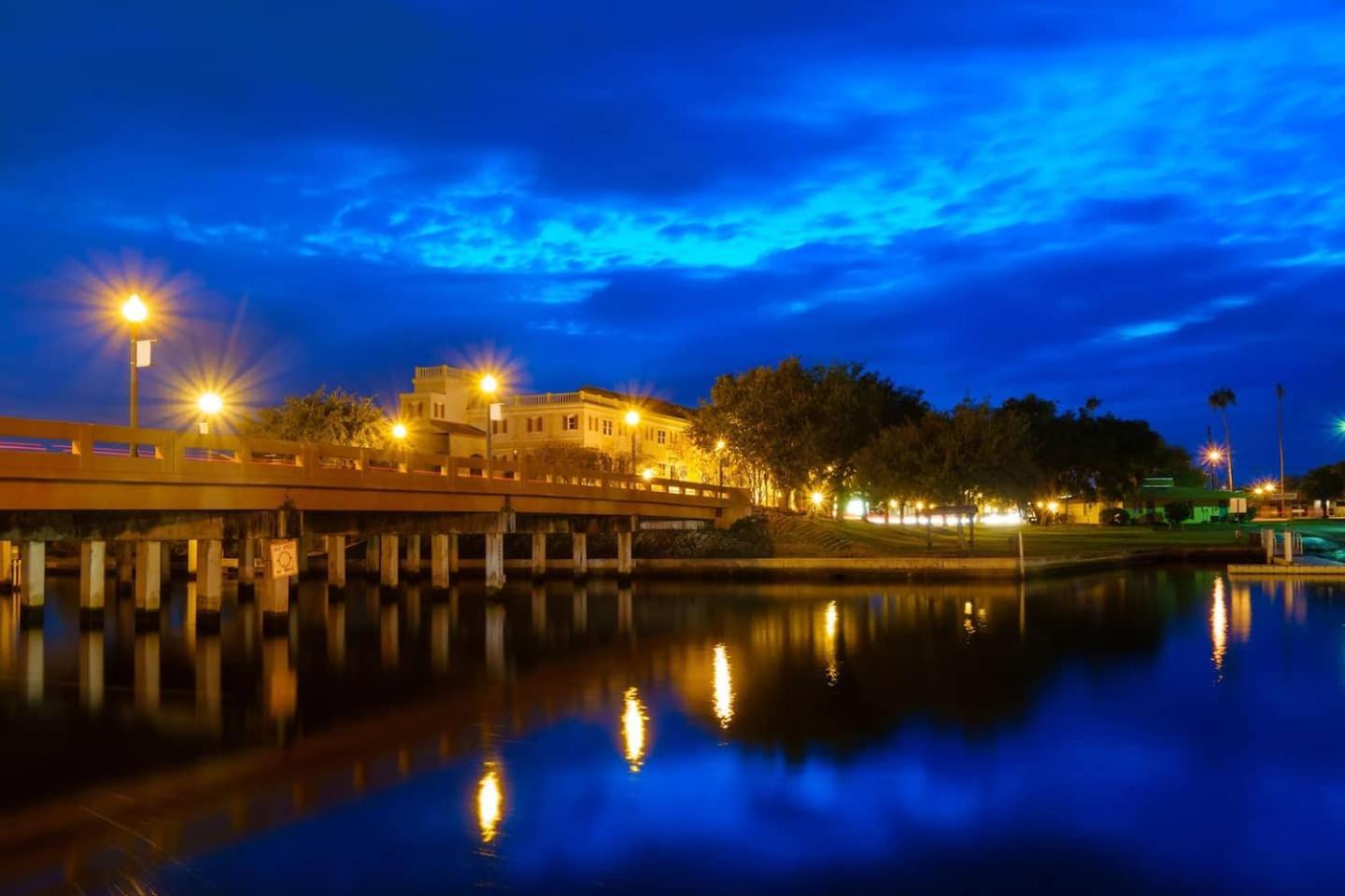 Walk Everywhere! 1-Bedroom Gem In Downtown Hub New Port Richey Εξωτερικό φωτογραφία