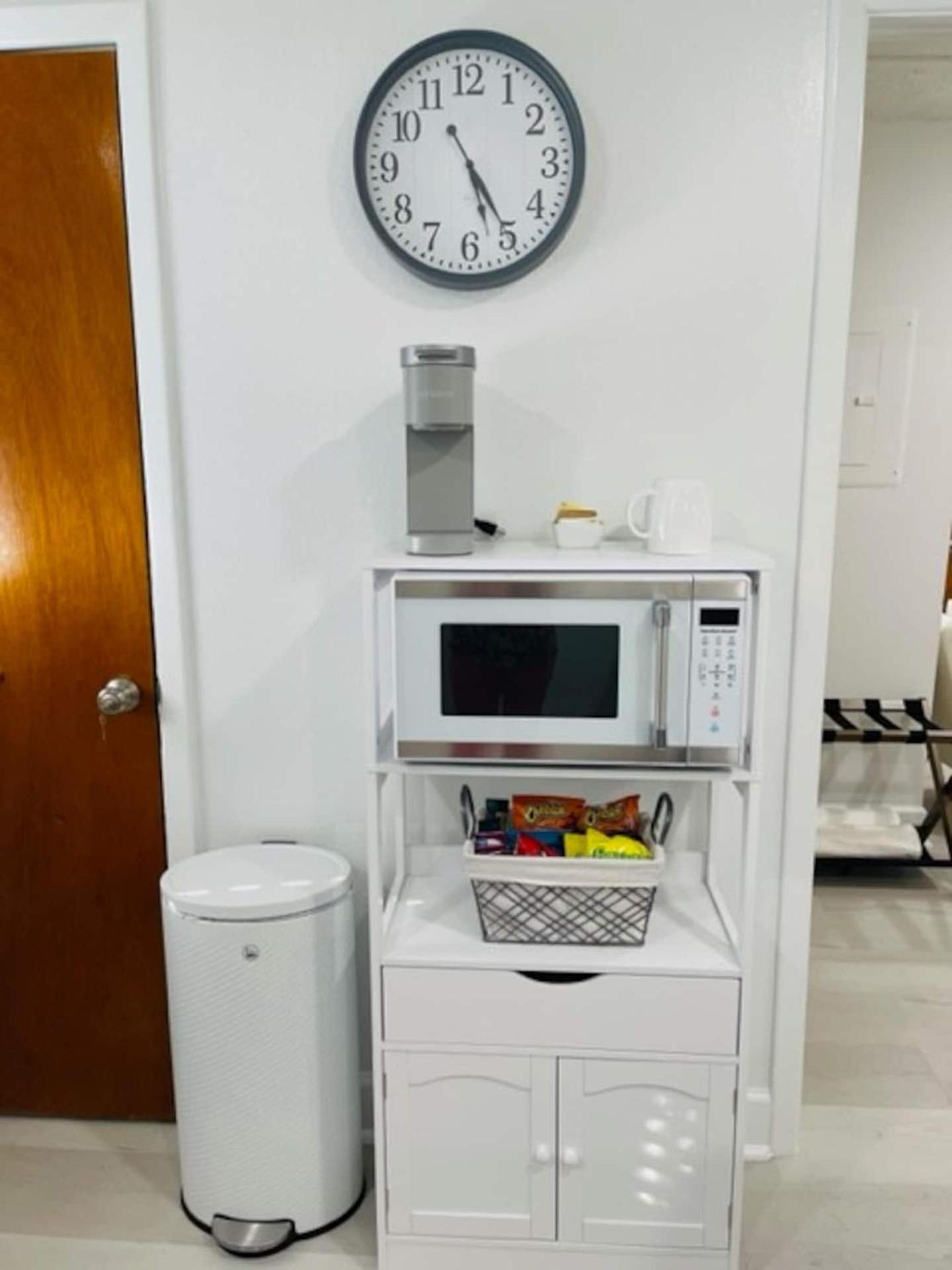 Walk Everywhere! 1-Bedroom Gem In Downtown Hub New Port Richey Εξωτερικό φωτογραφία