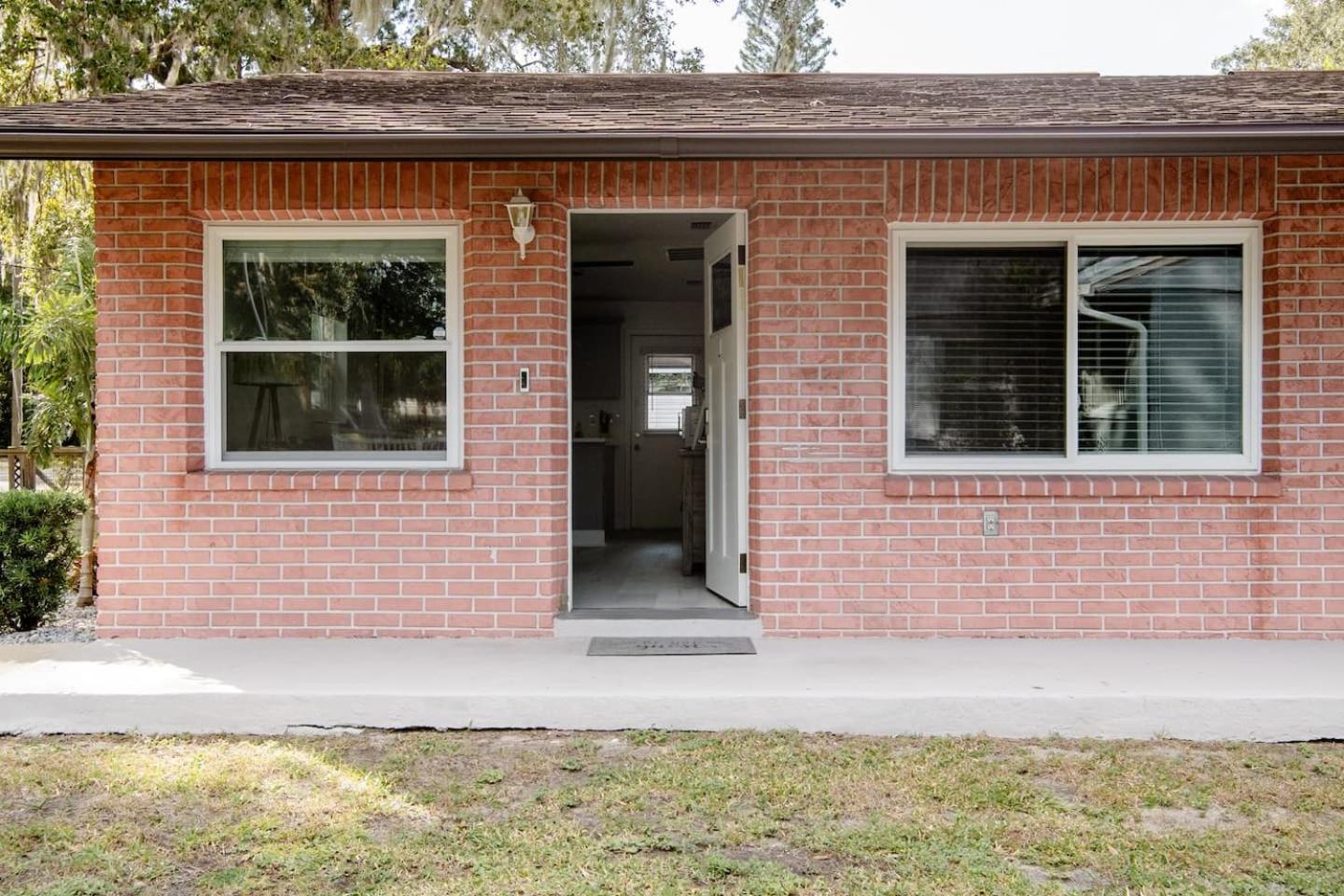 Walk Everywhere! 1-Bedroom Gem In Downtown Hub New Port Richey Εξωτερικό φωτογραφία