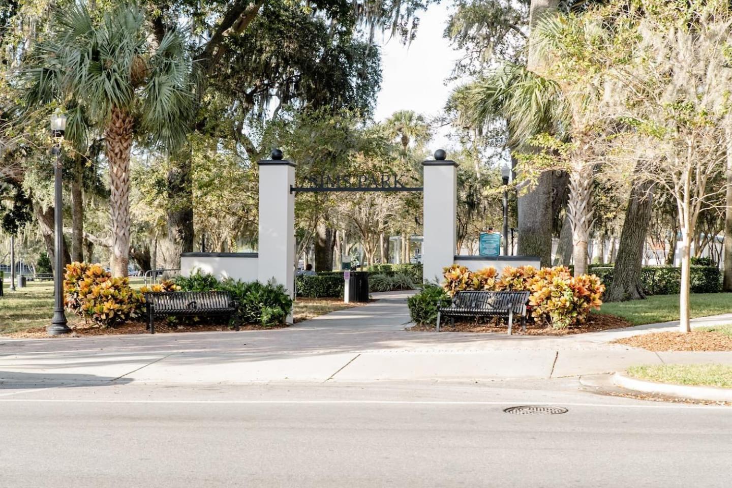 Walk Everywhere! 1-Bedroom Gem In Downtown Hub New Port Richey Εξωτερικό φωτογραφία